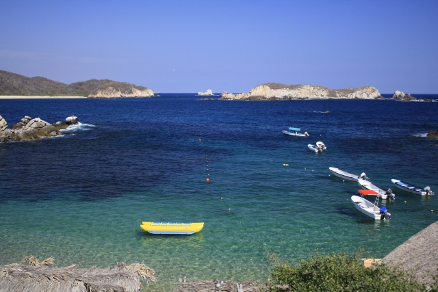 Barcas en la costa